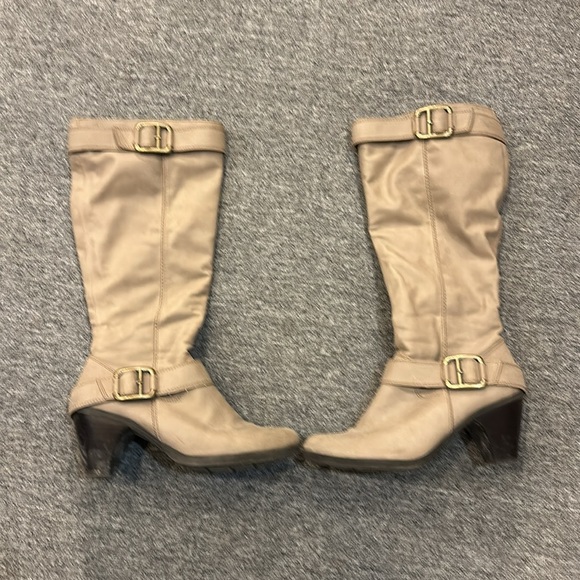 Women’s EU size 40 (US size 9) Taxi brand winter boots. - Picture 2 of 4